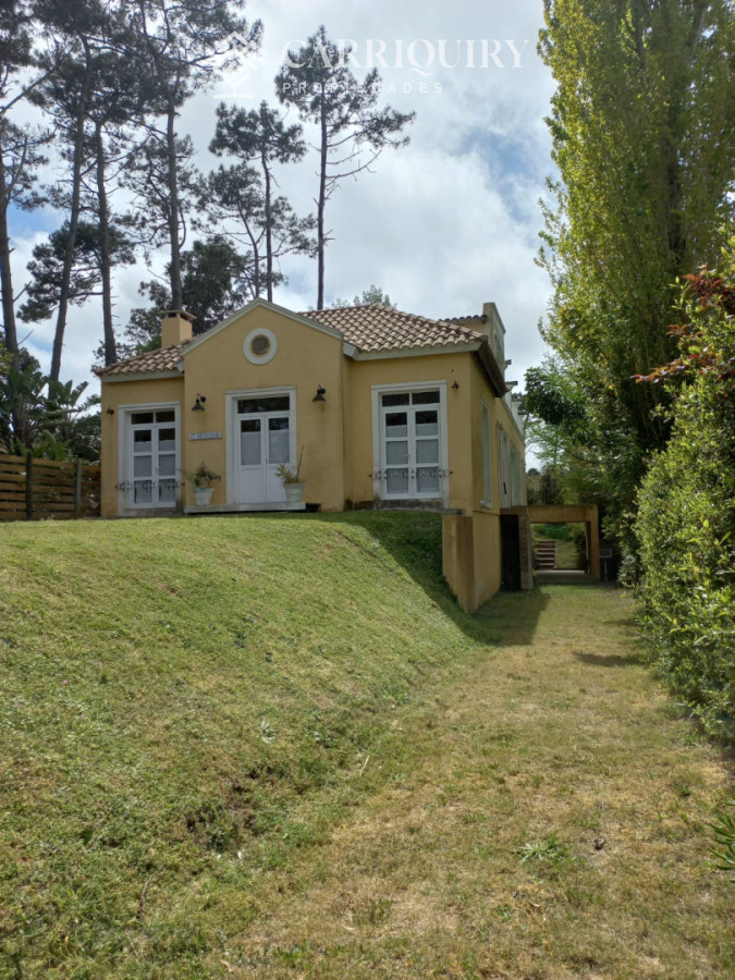 Casa ID.10472 - Casa en Montoya a la venta y alquiler. 4 dormitorios y 4 baños