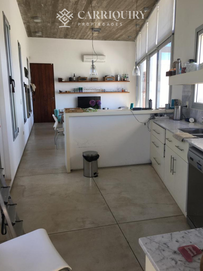 Casa ID.10558/CASA-DE-4-DORMITORIOS-EN-ALQUILER-TEMPORARIO - CASA EN VENTA Y ALQUILER DE TEMPORADA. 4 SUITES. MANANTIALES FRENTE AL MAR 