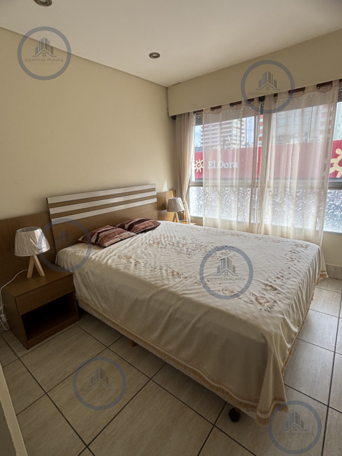 Apartamento ID.3138 - Apartamento a la venta en la Península, Punta del Este. 1 Dormitorio y medio