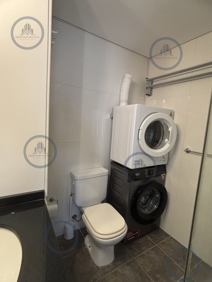 Apartamento ID.3138 - Apartamento a la venta en la Península, Punta del Este. 1 Dormitorio y medio