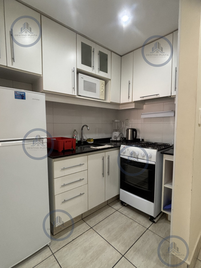 Apartamento ID.3138 - Apartamento a la venta en la Península, Punta del Este. 1 Dormitorio y medio