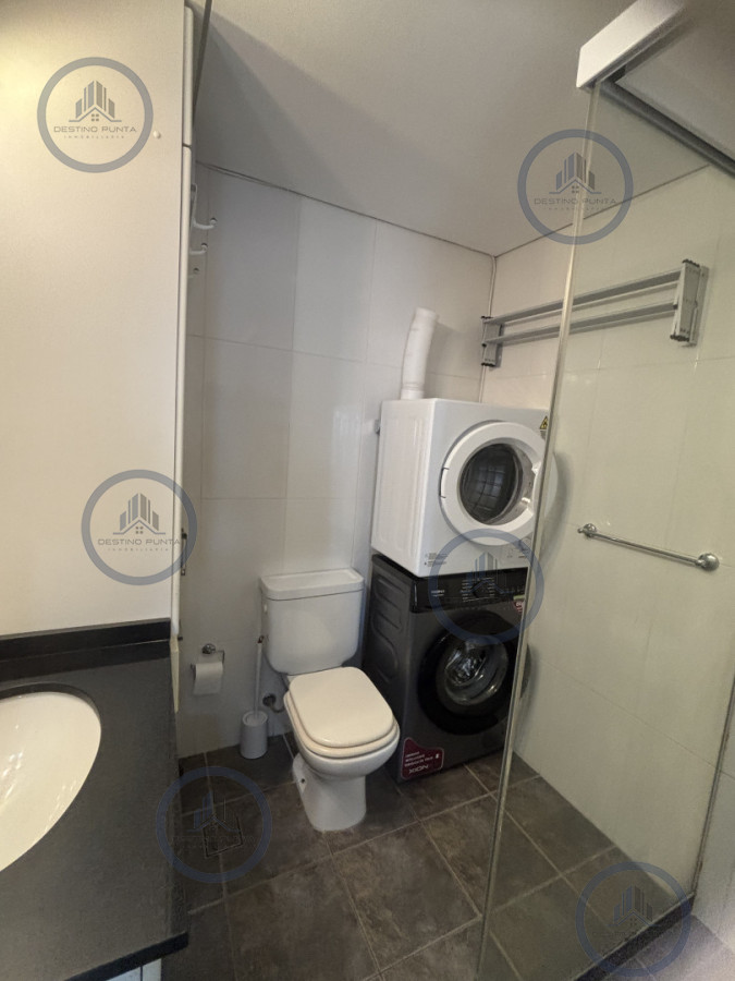 Apartamento ID.3138 - Apartamento a la venta en la Península, Punta del Este. 1 Dormitorio y medio