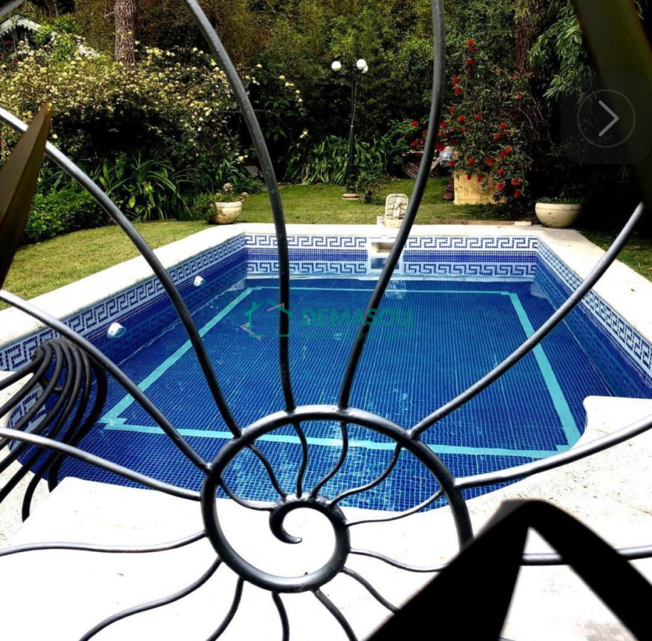 Casa ID.1519 - Casa en Venta y Alquiler Anual en Pinares. 4 dormitorios y 3 baños. Piscina