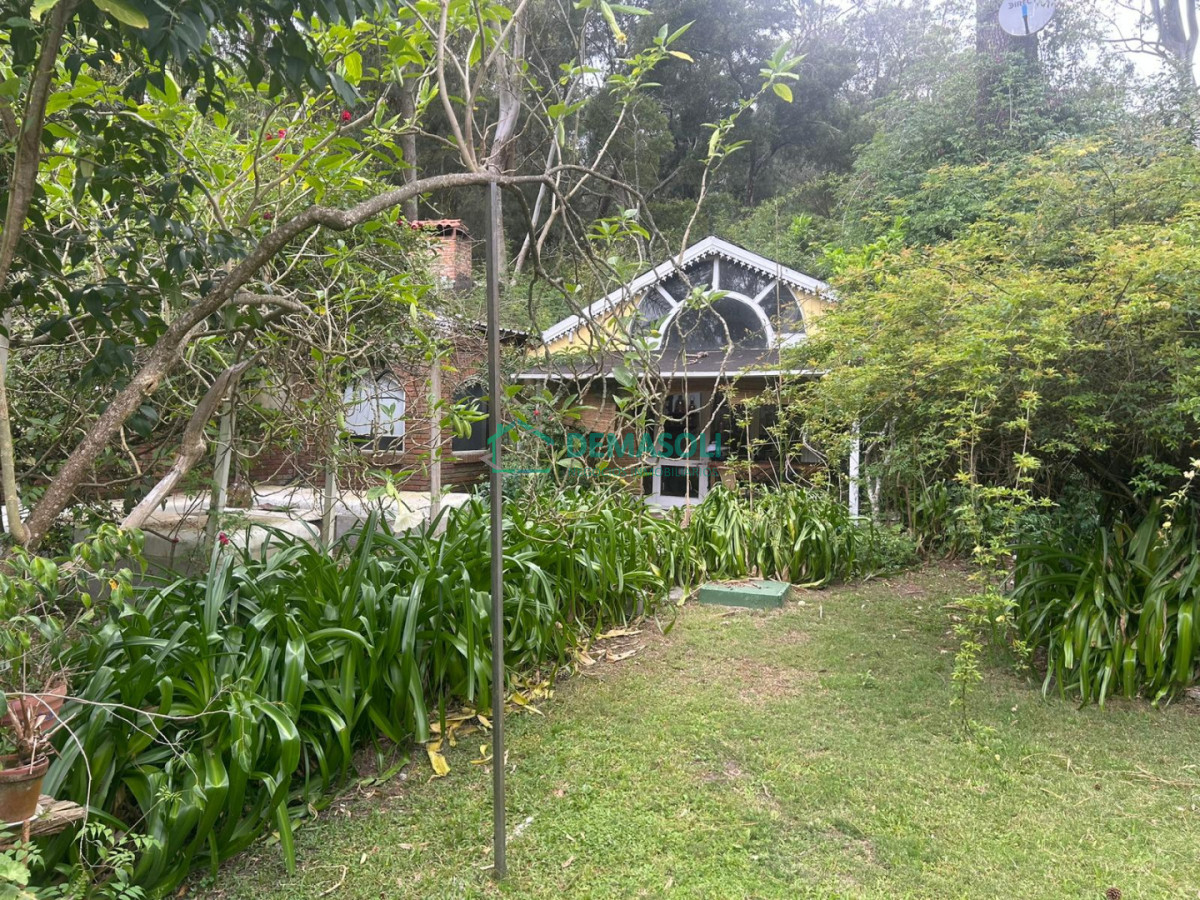 Casa ID.1519 - Casa en Venta y Alquiler Anual en Pinares. 4 dormitorios y 3 baños. Piscina