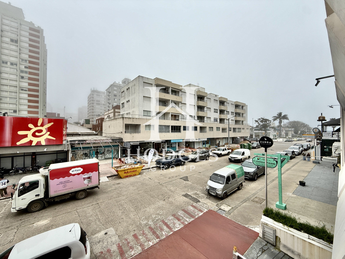 Apartamento ID.185 - Apartamento a la venta en la Peninsulta - Punta del Este. ! dormitorio y medio. Garaje