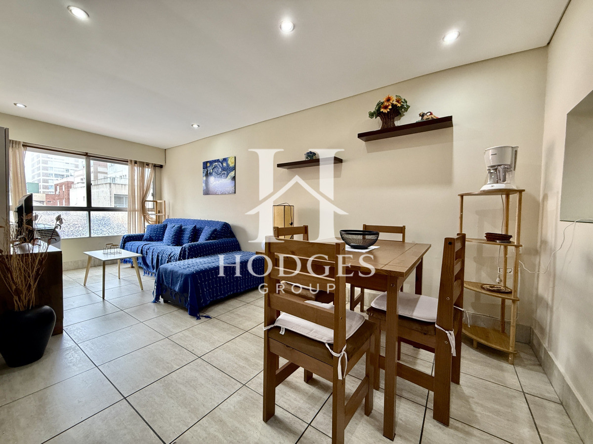 Apartamento ID.185 - Apartamento a la venta en la Peninsulta - Punta del Este. ! dormitorio y medio. Garaje