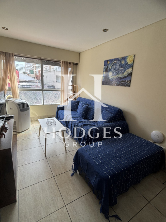 Apartamento ID.185 - Apartamento a la venta en la Peninsulta - Punta del Este. ! dormitorio y medio. Garaje
