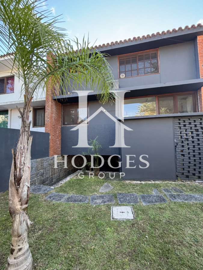 Casa ID.189 - Casa en alquiler de Anualde 3 dormitorios en Playa Mansa - Punta del Este 