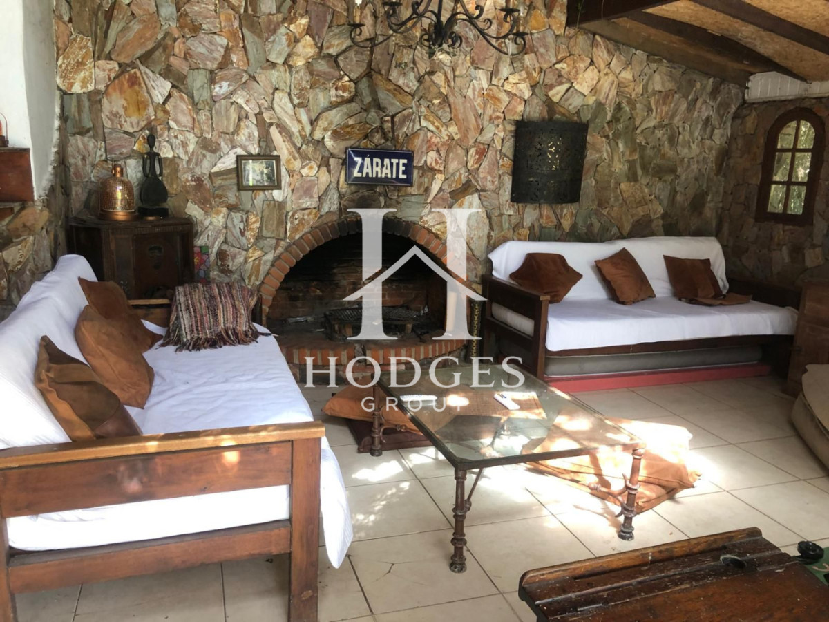 Casa ID.356 - Casa en Venta y Alquiler Anual en Pinares. 4 dormitorios y 3 baños. Piscina