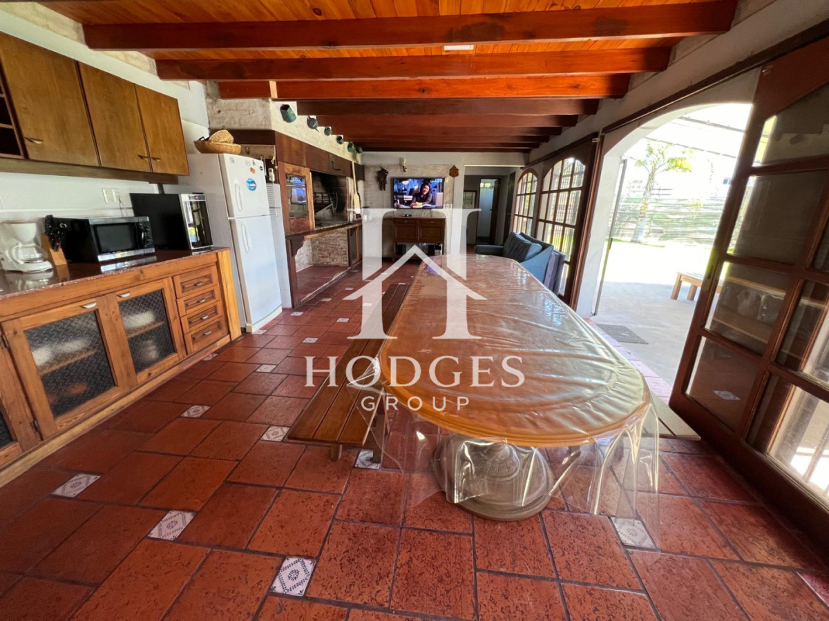 Casa ID.190 - Casa en venta de 6 dormitorios en Jardines de Cordoba