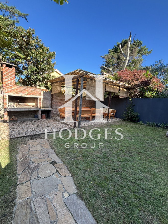 Casa ID.189 - Casa en alquiler de Anualde 3 dormitorios en Playa Mansa - Punta del Este 