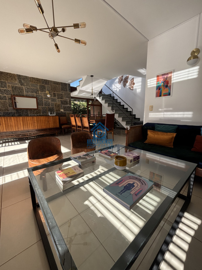 Casa ID.1196 - Casa en alquiler de Anualde 3 dormitorios en Playa Mansa - Punta del Este 