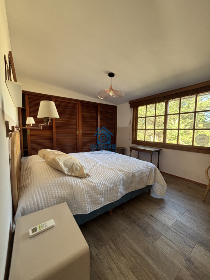 Casa ID.1196 - Casa en alquiler de Anualde 3 dormitorios en Playa Mansa - Punta del Este 