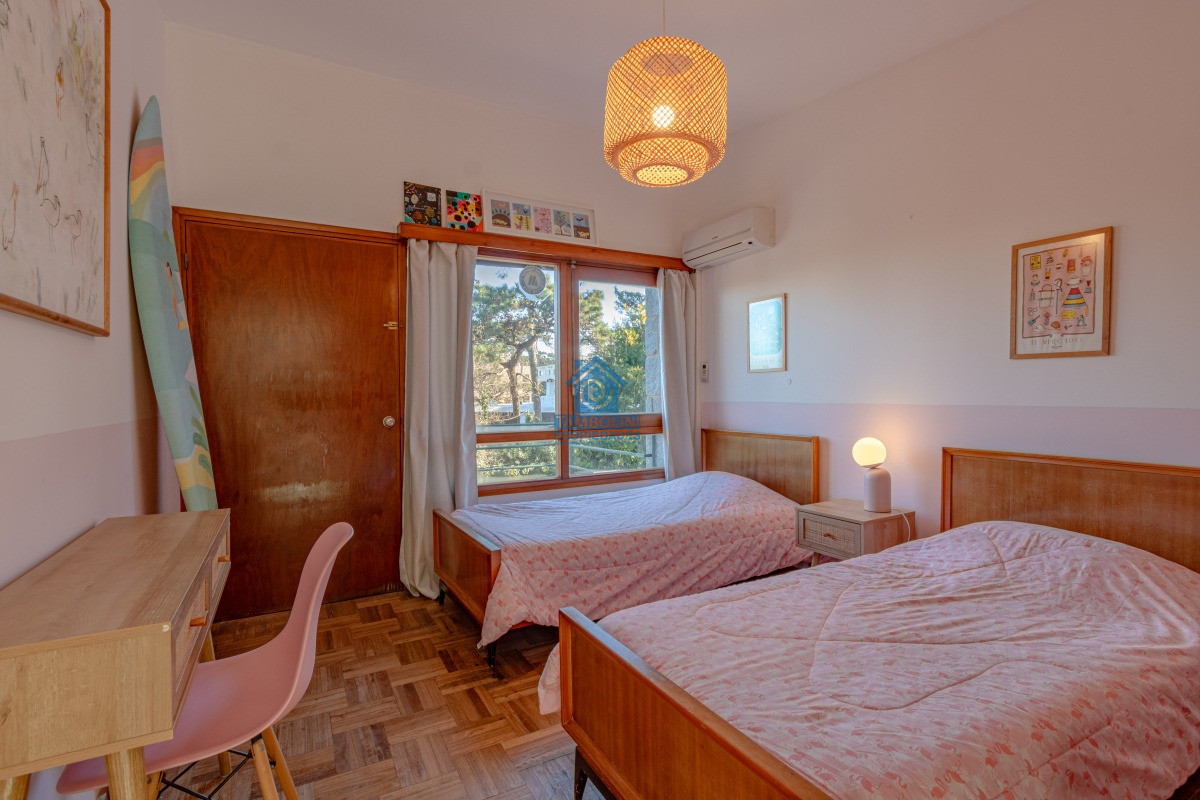 Casa ID.1196 - Casa en alquiler de Anualde 3 dormitorios en Playa Mansa - Punta del Este 