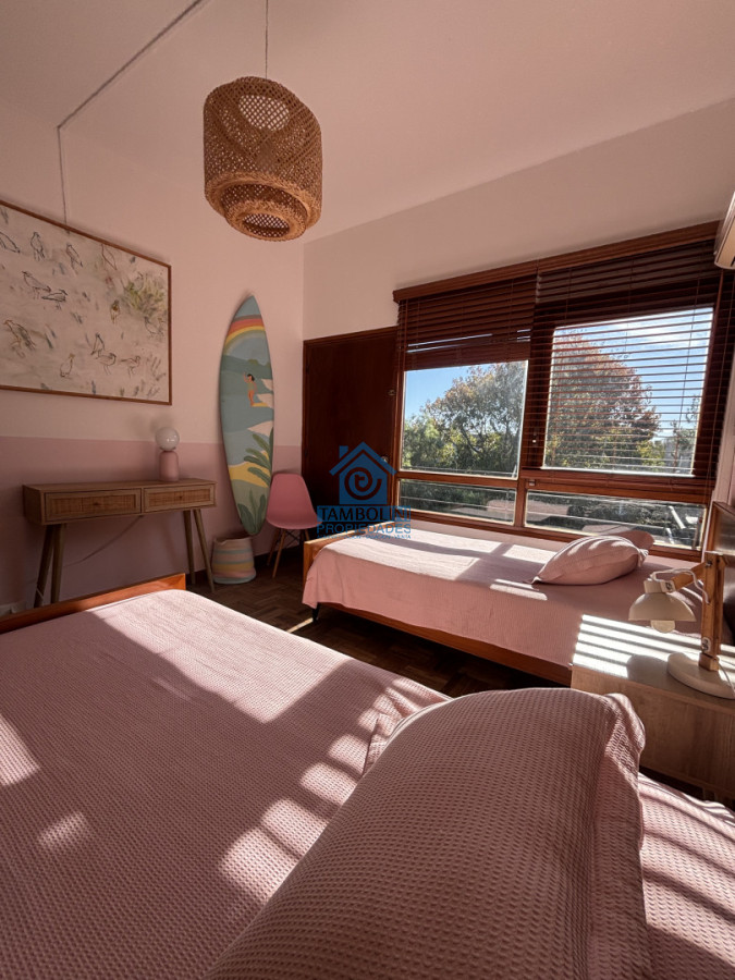 Casa ID.1196 - Casa en alquiler de Anualde 3 dormitorios en Playa Mansa - Punta del Este 