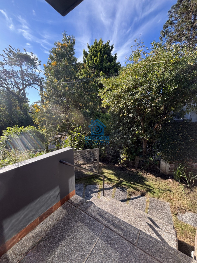 Casa ID.1196 - Casa en alquiler de Anualde 3 dormitorios en Playa Mansa - Punta del Este 