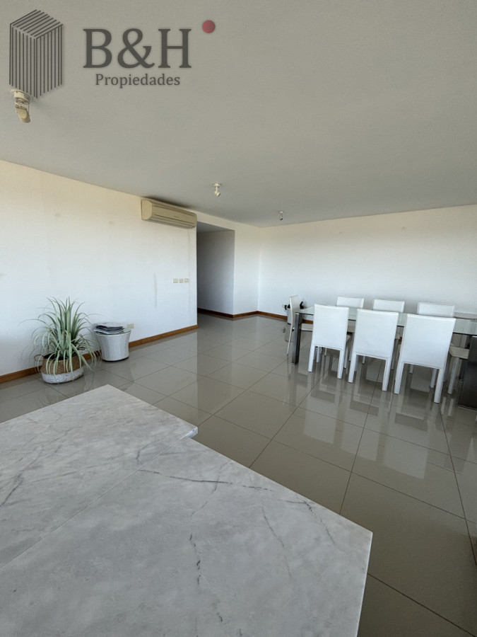Apartamento ID.7168 - Apartamento esquinero en Blue Bird de 3 suite. Playa Brava - Punta del Este