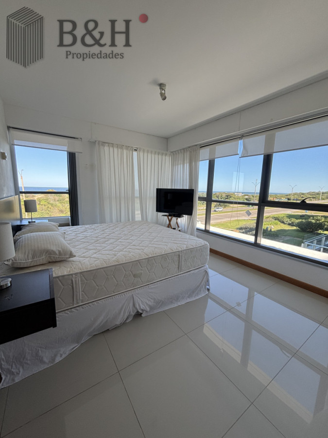 Apartamento ID.7168 - Apartamento esquinero en Blue Bird de 3 suite. Playa Brava - Punta del Este