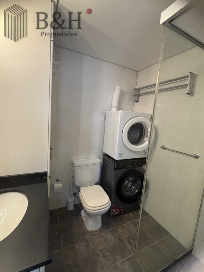 Apartamento ID.7061 - Apartamento a la venta en la Peninsulta - Punta del Este. ! dormitorio y medio. Garaje
