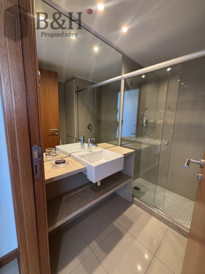 Apartamento ID.7168 - Apartamento esquinero en Blue Bird de 3 suite. Playa Brava - Punta del Este