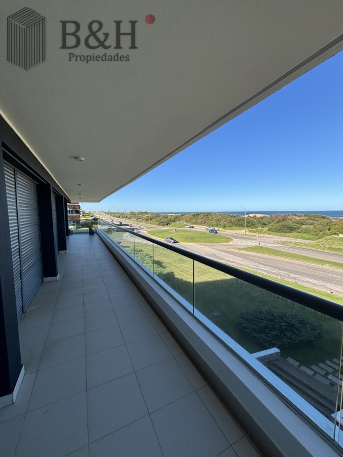 Apartamento ID.7168 - Apartamento esquinero en Blue Bird de 3 suite. Playa Brava - Punta del Este