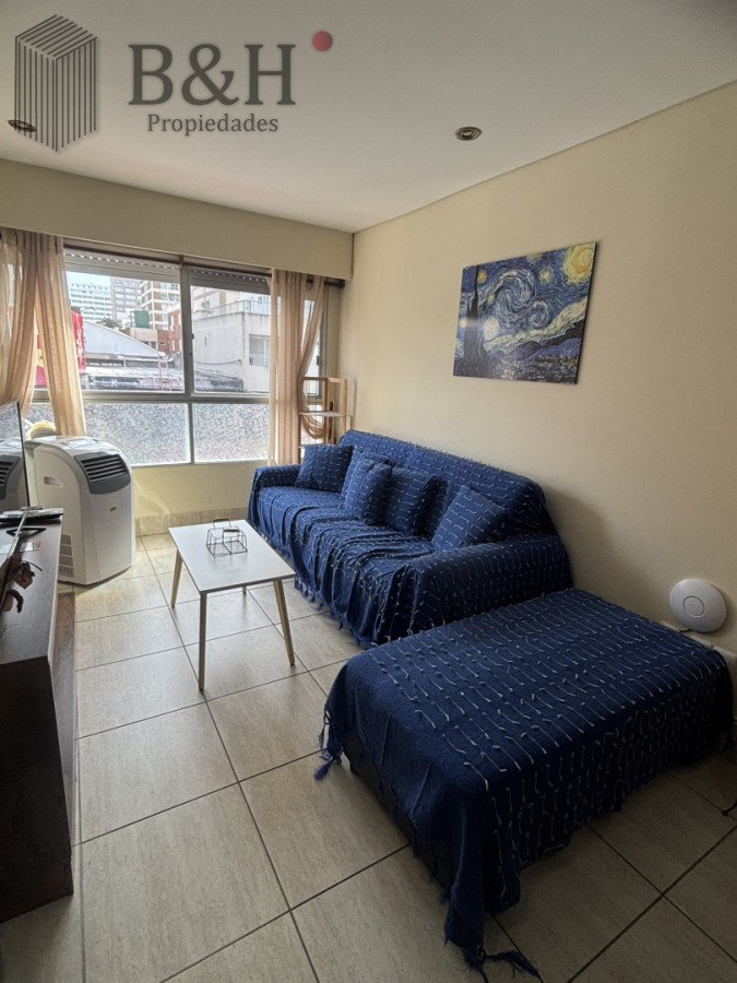 Apartamento ID.7061 - Apartamento a la venta en la Peninsulta - Punta del Este. ! dormitorio y medio. Garaje