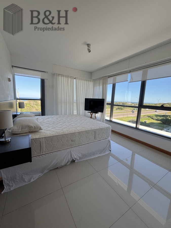Apartamento ID.7168 - Apartamento esquinero en Blue Bird de 3 suite. Playa Brava - Punta del Este