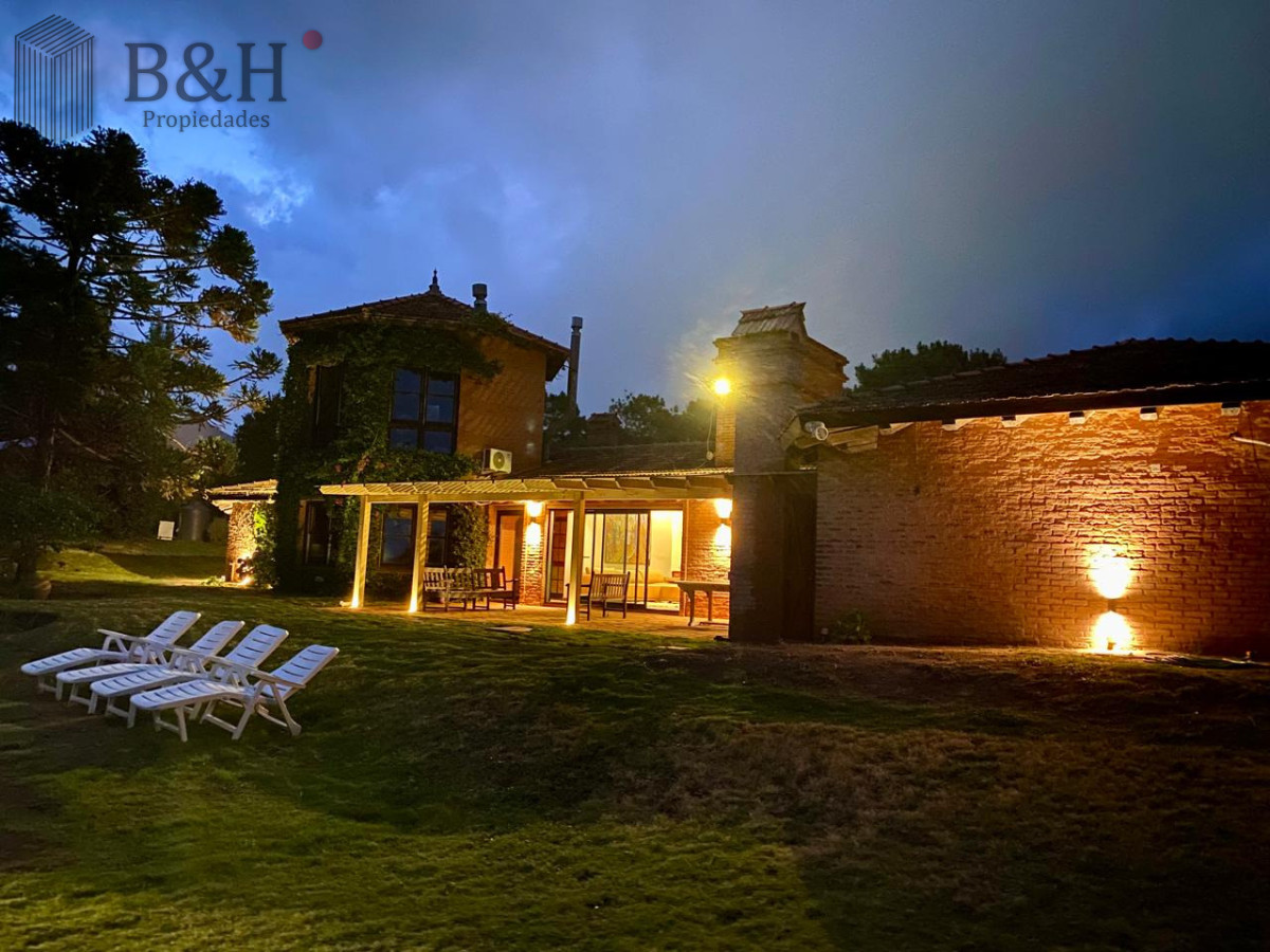 Casa ID.7335 - Casa en alquiler en Montoya - La Barra. 4 dormitorios y 4 baños 