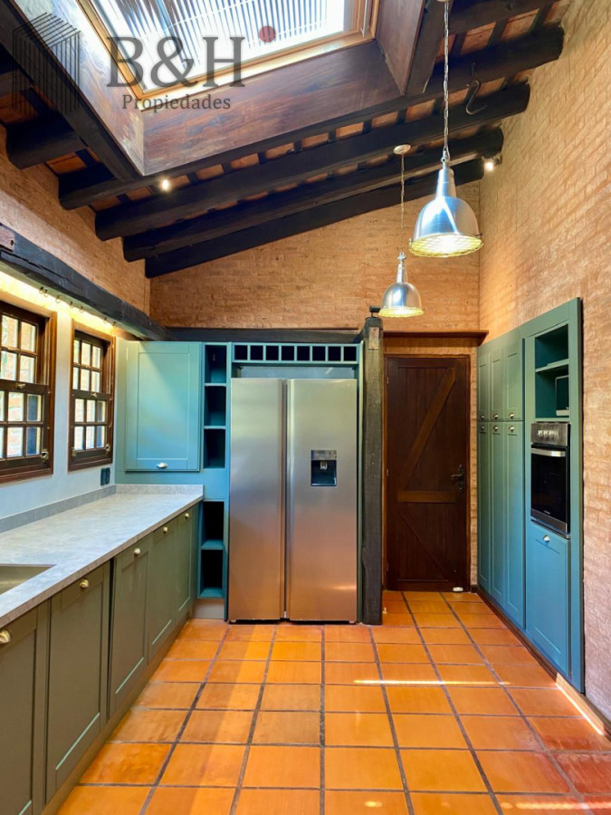 Casa ID.7335 - Casa en alquiler en Montoya - La Barra. 4 dormitorios y 4 baños 