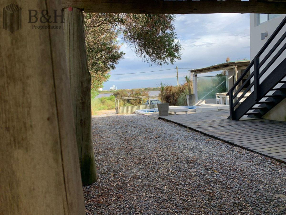 Casa ID.7146 - Espectacular Casa en Santa Mónica con Piscina y Vistas a la Laguna