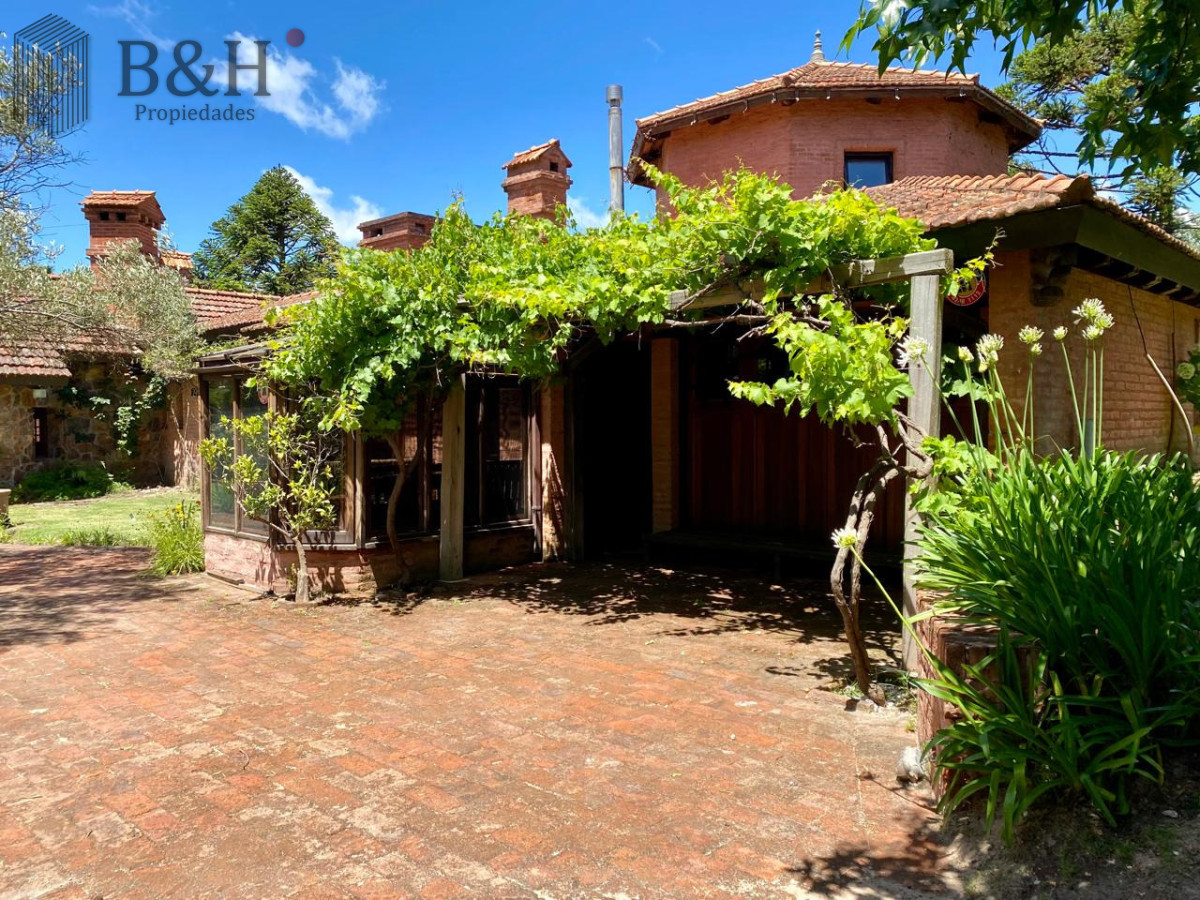 Casa ID.7335 - Casa en alquiler en Montoya - La Barra. 4 dormitorios y 4 baños 