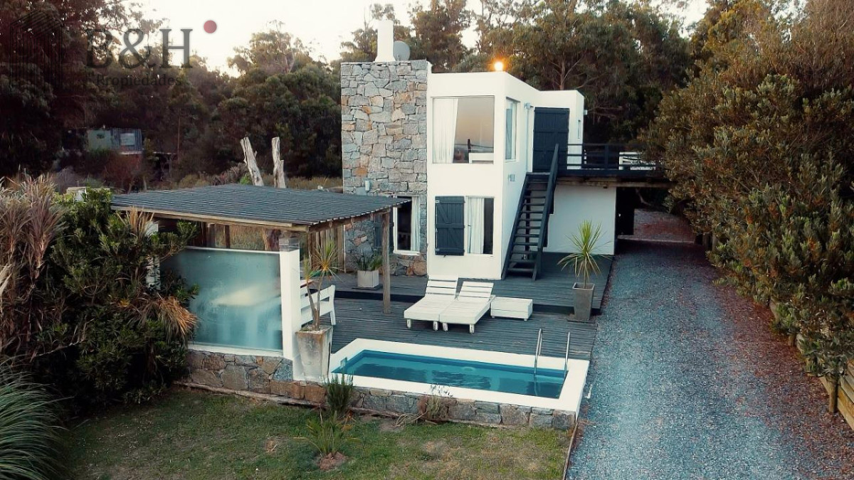 Casa ID.7146 - Espectacular Casa en Santa Mónica con Piscina y Vistas a la Laguna