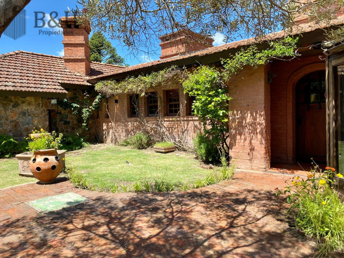Casa ID.7335 - Casa en alquiler en Montoya - La Barra. 4 dormitorios y 4 baños 
