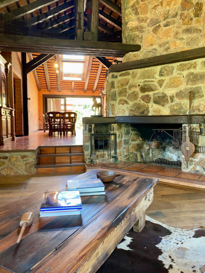 Casa ID.7335 - Casa en alquiler en Montoya - La Barra. 4 dormitorios y 4 baños 