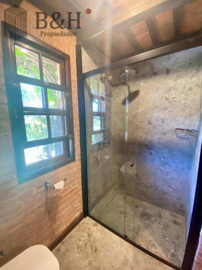 Casa ID.7335 - Casa en alquiler en Montoya - La Barra. 4 dormitorios y 4 baños 