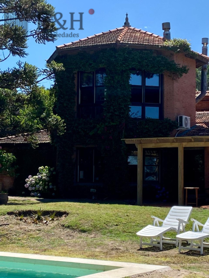 Casa ID.7335 - Casa en alquiler en Montoya - La Barra. 4 dormitorios y 4 baños 