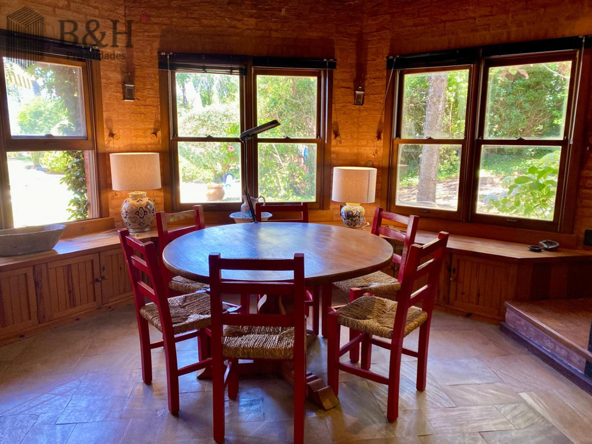 Casa ID.7335 - Casa en alquiler en Montoya - La Barra. 4 dormitorios y 4 baños 