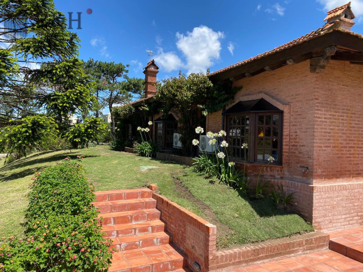 Casa ID.7335 - Casa en alquiler en Montoya - La Barra. 4 dormitorios y 4 baños 