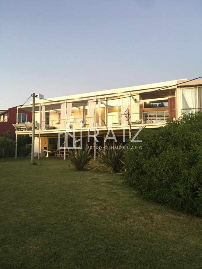 Casa ID.12280 - VENTA CASA 4 DORMITORIOS MANANTIALES