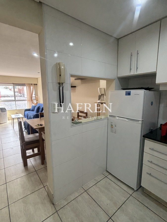 Apartamento ID.333 - Apartamento a la venta en la Peninsulta - Punta del Este. ! dormitorio y medio. Garaje