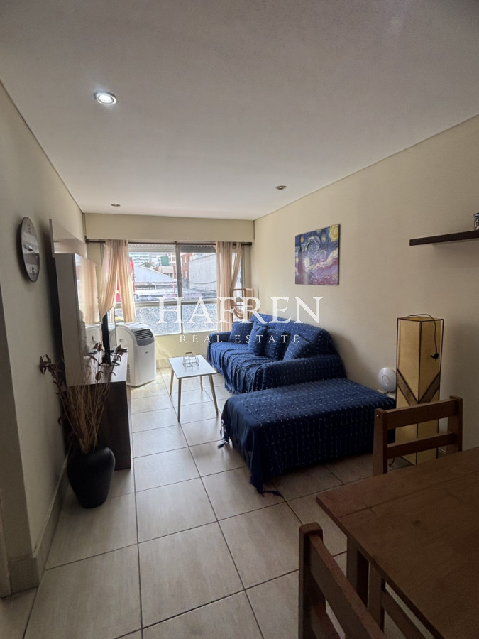 Apartamento ID.333 - Apartamento a la venta en la Peninsulta - Punta del Este. ! dormitorio y medio. Garaje