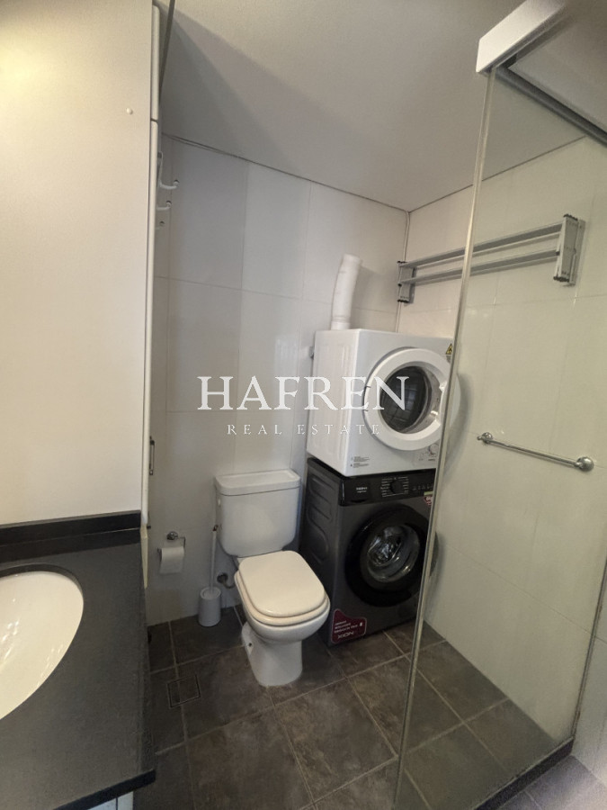 Apartamento ID.333 - Apartamento a la venta en la Peninsulta - Punta del Este. ! dormitorio y medio. Garaje