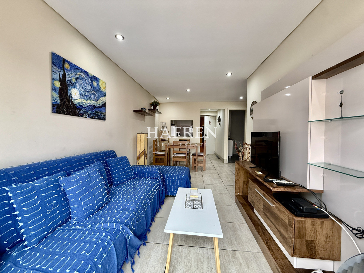 Apartamento ID.333 - Apartamento a la venta en la Peninsulta - Punta del Este. ! dormitorio y medio. Garaje