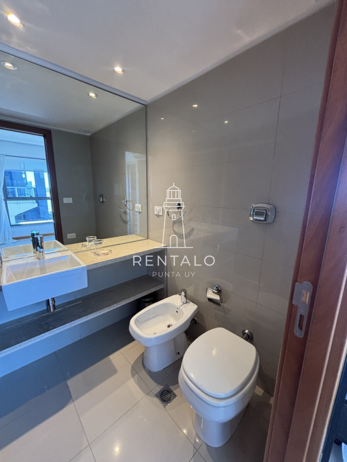 Apartamento ID.1026 - Apartamento en venta 3 dormitorios esquinero en Blue Bird de 3 suite. Playa Brava - Punta del Este