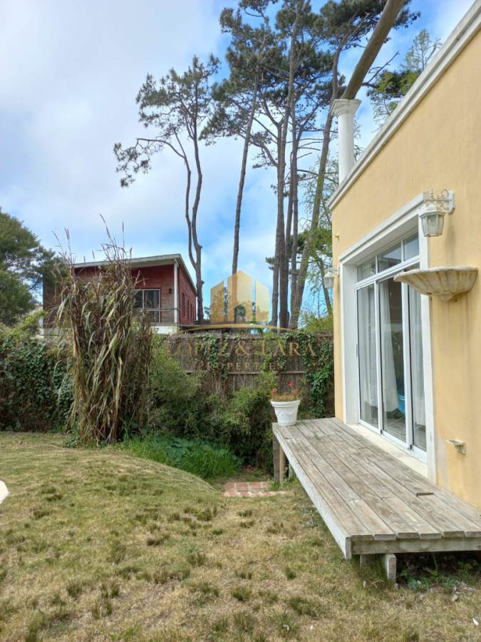 Casa ID.405 - Casa en Montoya a la venta y alquiler. 4 dormitorios y 4 baños