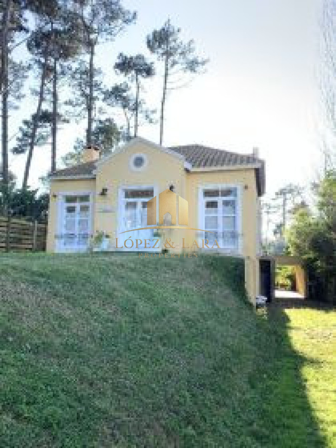 Casa ID.405 - Casa en Montoya a la venta y alquiler. 4 dormitorios y 4 baños