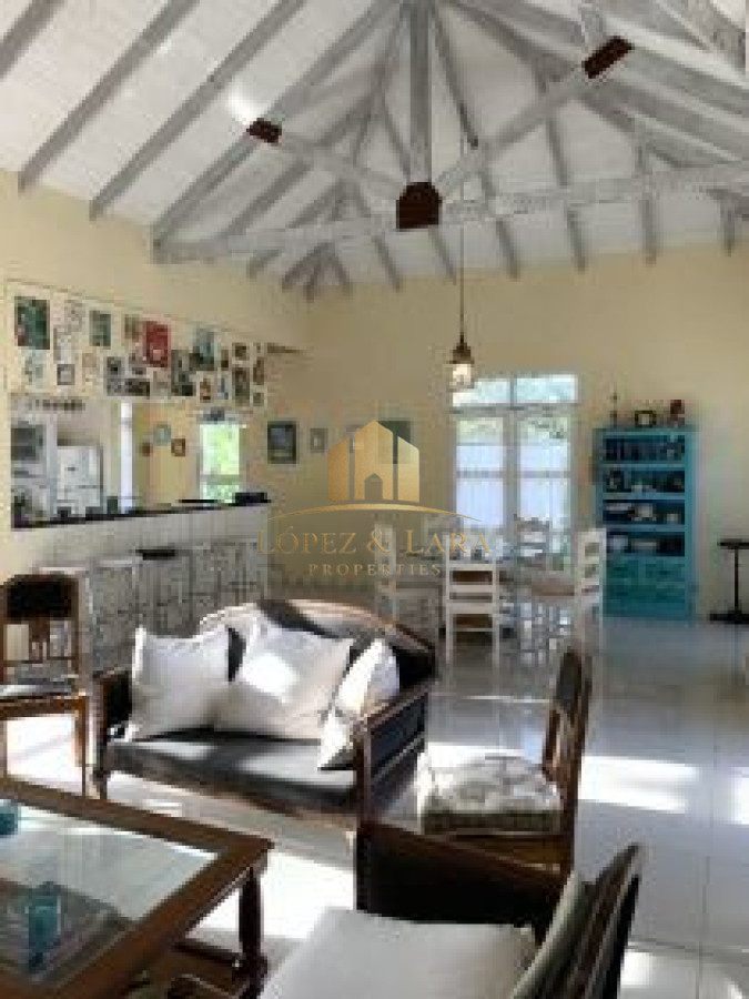 Casa ID.405 - Casa en Montoya a la venta y alquiler. 4 dormitorios y 4 baños