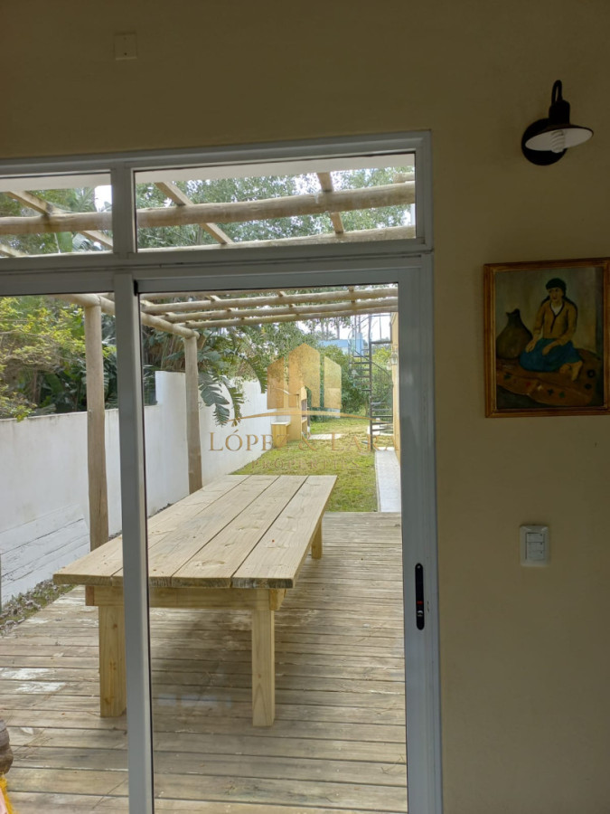 Casa ID.405 - Casa en Montoya a la venta y alquiler. 4 dormitorios y 4 baños