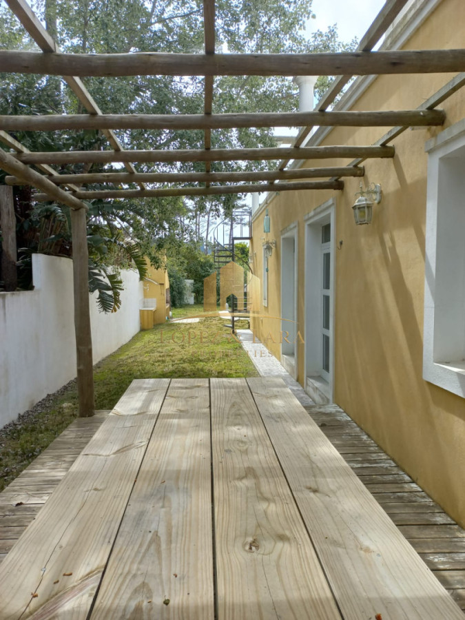 Casa ID.405 - Casa en Montoya a la venta y alquiler. 4 dormitorios y 4 baños
