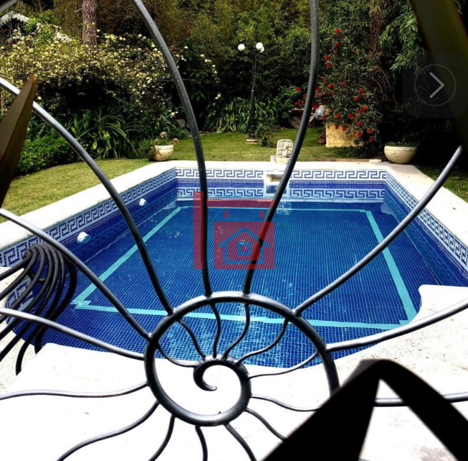 Casa ID.986 - Casa en Venta y Alquiler Anual en Pinares. 4 dormitorios y 3 baños. Piscina